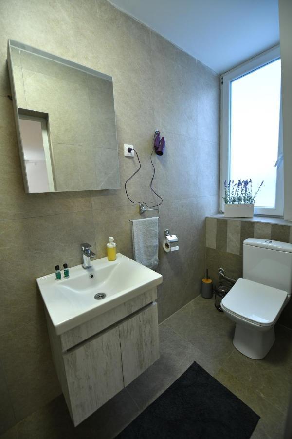 West In Apartments Čačak Zewnętrze zdjęcie